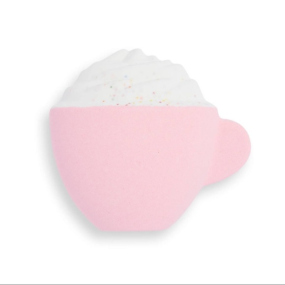 Makeup Revolution X Friends Coffee Cup Bath Fizzer - Picture 1 of 4